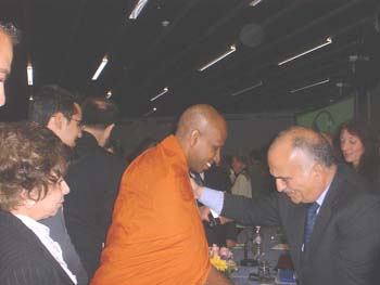2004 met  prince Hussan at GNRC in genewa.jpg